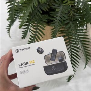 Hollyland Lark M2 Wireless Lavalier Microphone - brand new never opened!